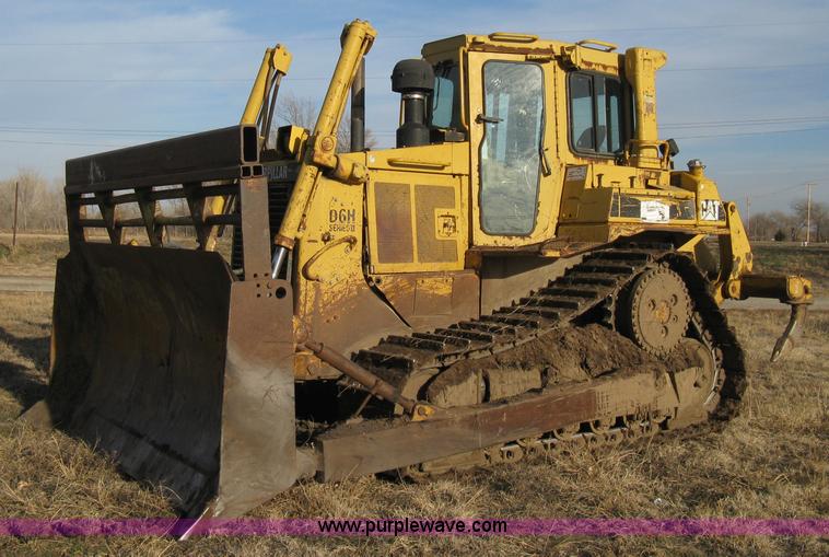 image for item A4500 1993 Caterpillar D6H Series II dozer