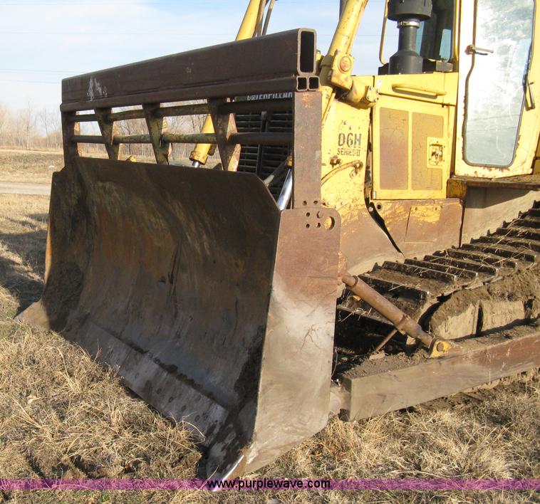 image for item A4500 1993 Caterpillar D6H Series II dozer