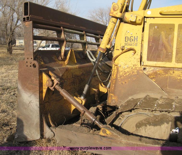 image for item A4500 1993 Caterpillar D6H Series II dozer