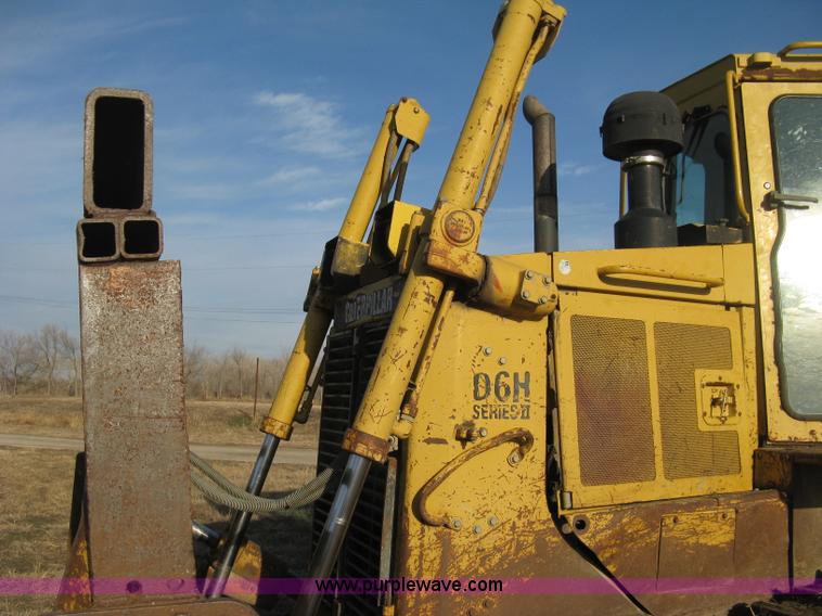 image for item A4500 1993 Caterpillar D6H Series II dozer