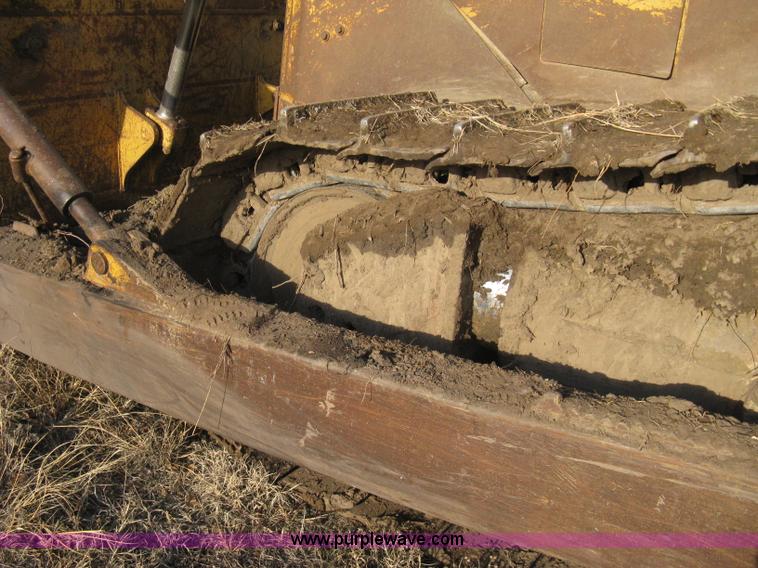 image for item A4500 1993 Caterpillar D6H Series II dozer