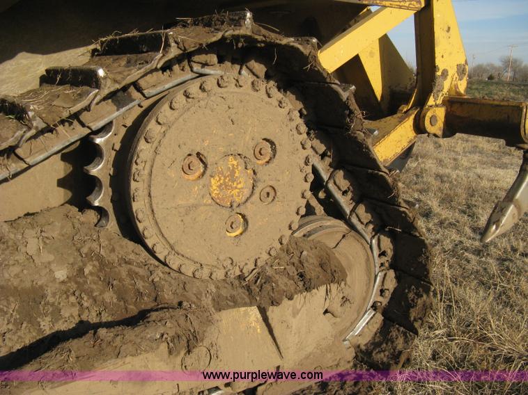 image for item A4500 1993 Caterpillar D6H Series II dozer