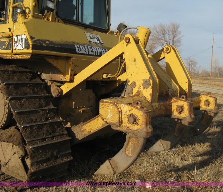 image for item A4500 1993 Caterpillar D6H Series II dozer