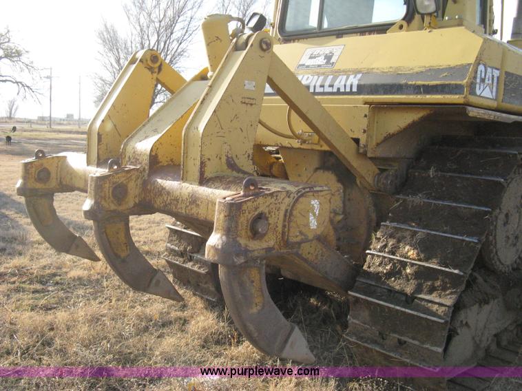 image for item A4500 1993 Caterpillar D6H Series II dozer