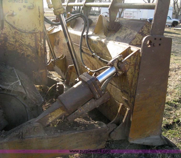image for item A4500 1993 Caterpillar D6H Series II dozer