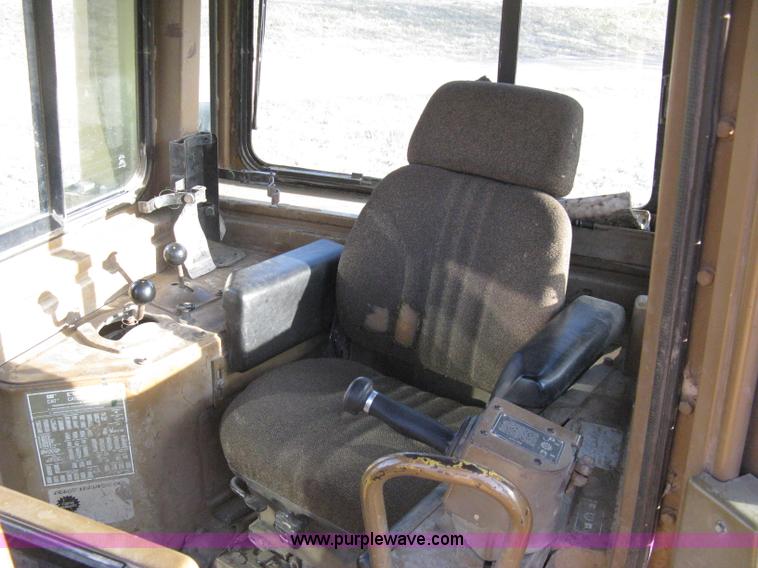 image for item A4500 1993 Caterpillar D6H Series II dozer