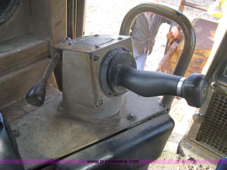 image for item A4500 1993 Caterpillar D6H Series II dozer