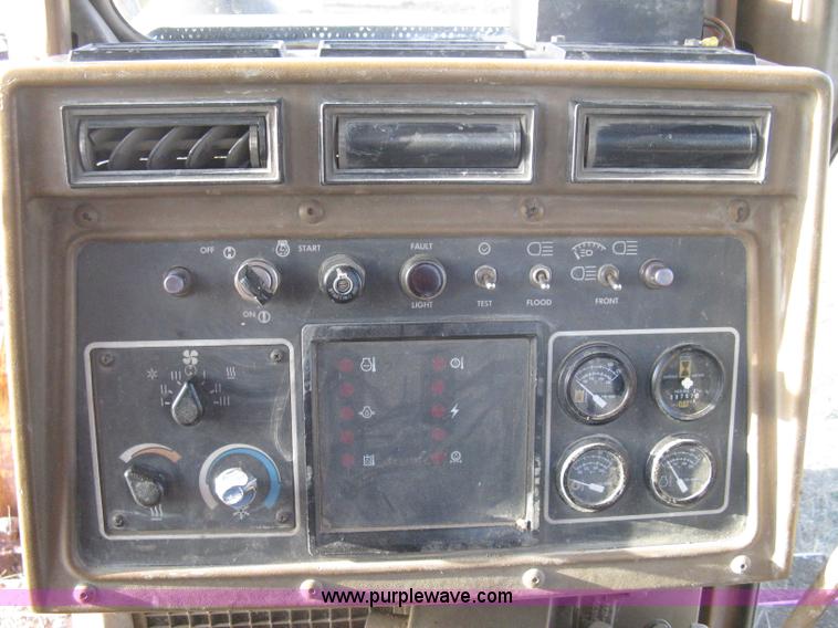 image for item A4500 1993 Caterpillar D6H Series II dozer