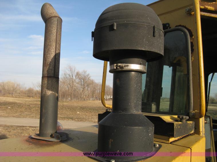 image for item A4500 1993 Caterpillar D6H Series II dozer