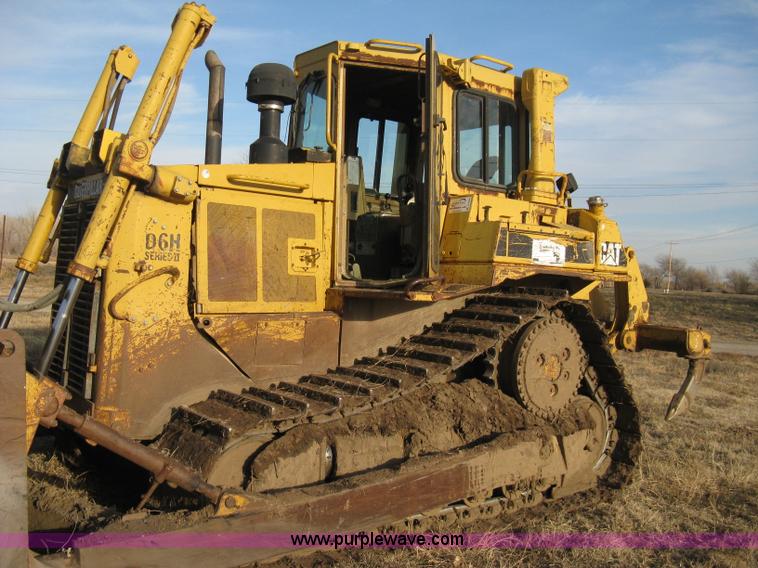 image for item A4500 1993 Caterpillar D6H Series II dozer