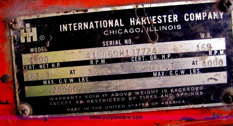 image for item A5674 1971 International 1600 oil distributor truck