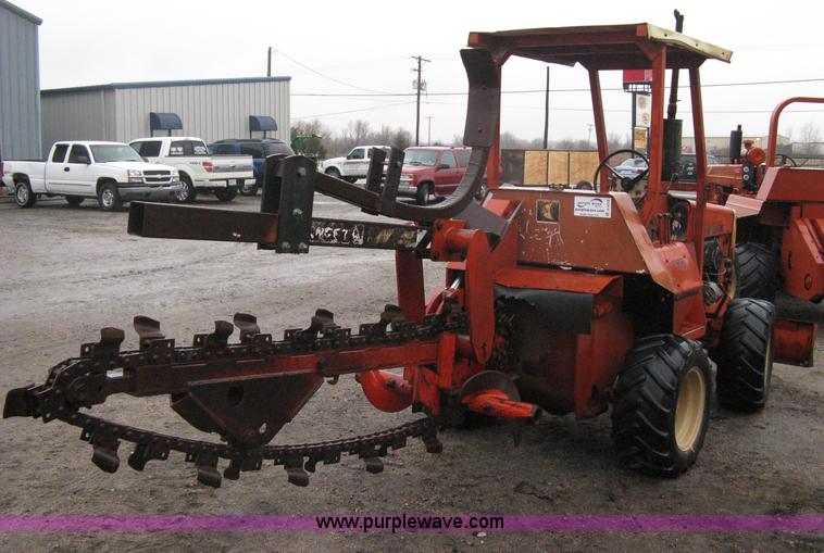 image for item A6018 Ditch Witch R30 trencher