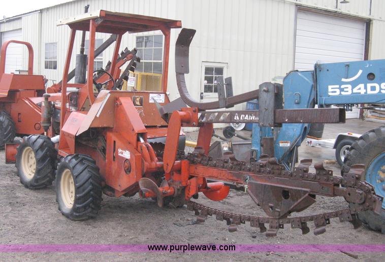 image for item A6018 Ditch Witch R30 trencher