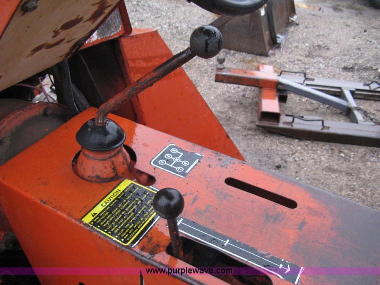 image for item A6018 Ditch Witch R30 trencher