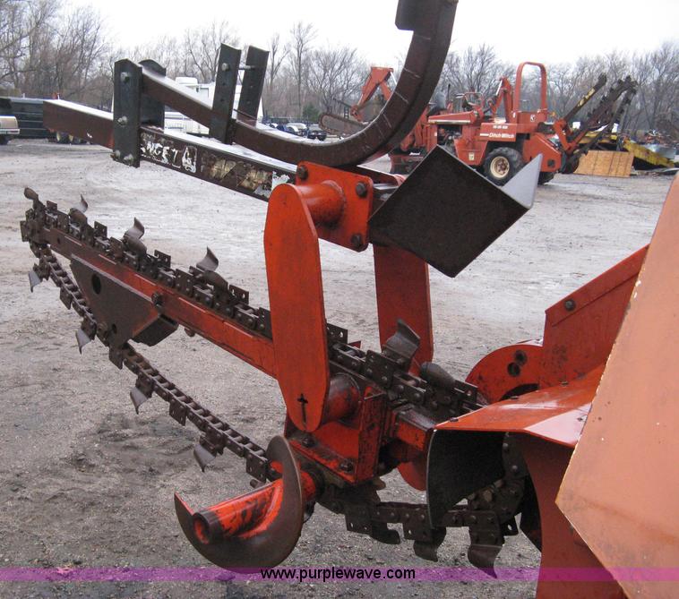 image for item A6018 Ditch Witch R30 trencher