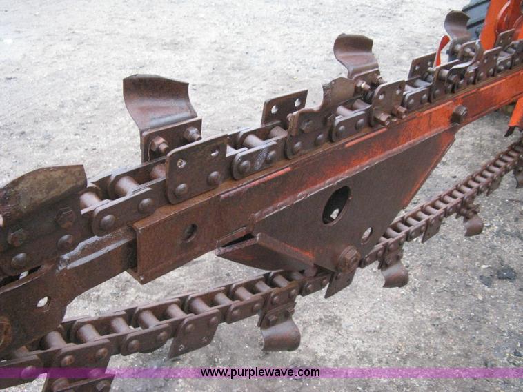 image for item A6018 Ditch Witch R30 trencher