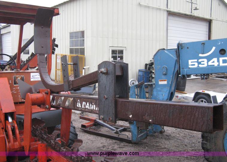 image for item A6018 Ditch Witch R30 trencher