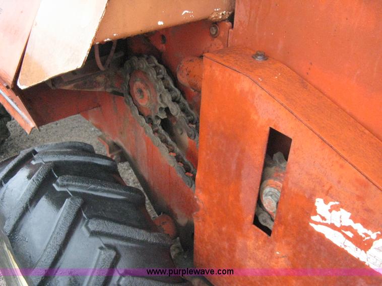 image for item A6018 Ditch Witch R30 trencher