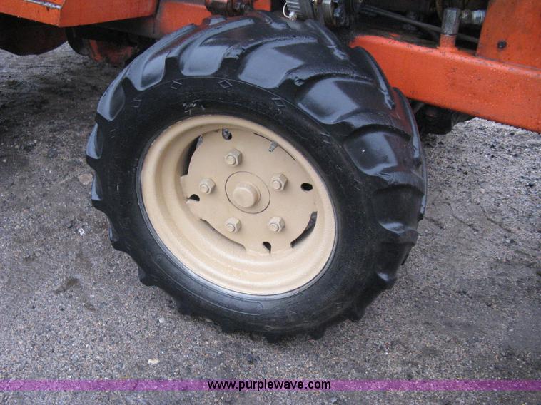 image for item A6018 Ditch Witch R30 trencher