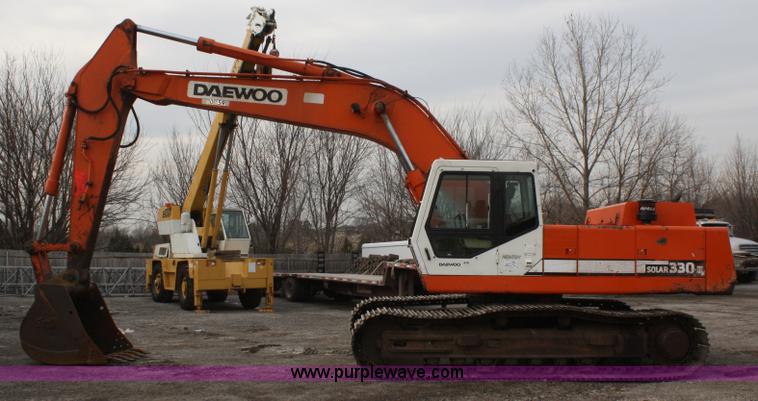 image for item A6577 1998 Daewoo Solar SL330-III excavator