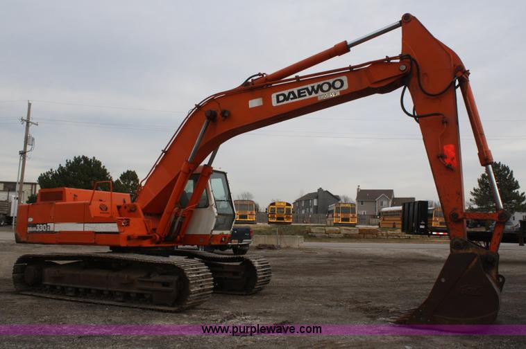 image for item A6577 1998 Daewoo Solar SL330-III excavator