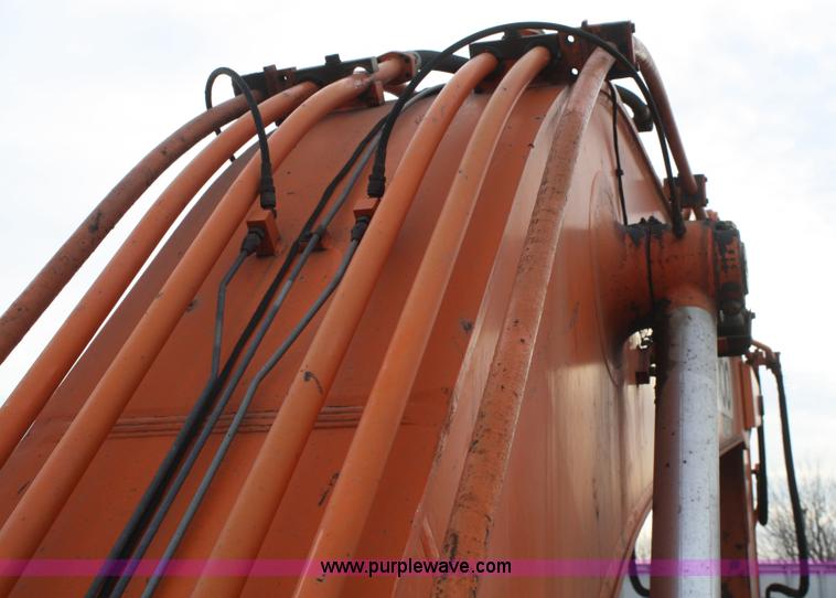 image for item A6577 1998 Daewoo Solar SL330-III excavator