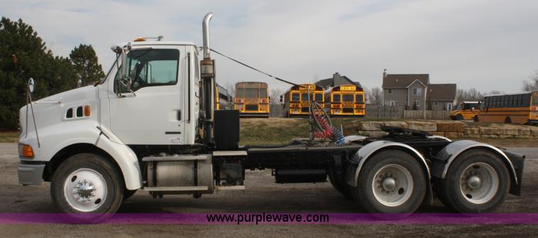image for item A6579 2001 Sterling A9500 semi truck