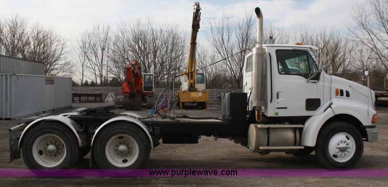 image for item A6579 2001 Sterling A9500 semi truck