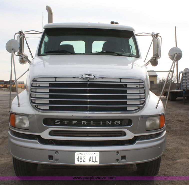 image for item A6579 2001 Sterling A9500 semi truck