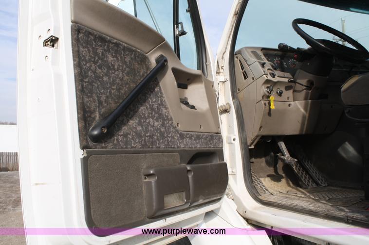 image for item A6579 2001 Sterling A9500 semi truck