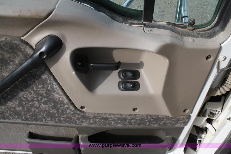 image for item A6579 2001 Sterling A9500 semi truck