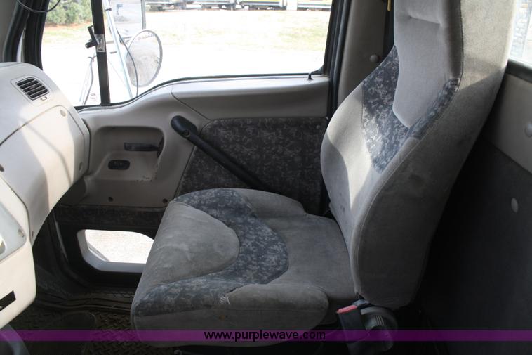 image for item A6579 2001 Sterling A9500 semi truck