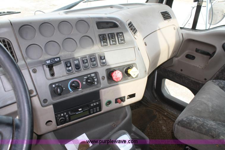 image for item A6579 2001 Sterling A9500 semi truck