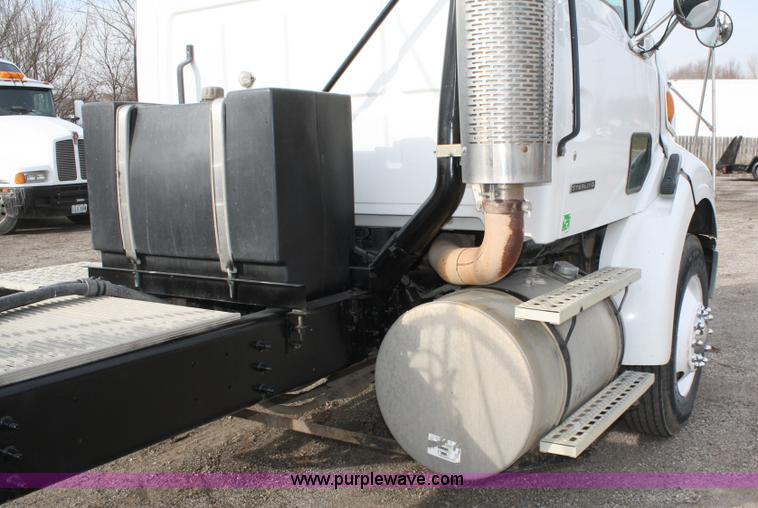 image for item A6579 2001 Sterling A9500 semi truck