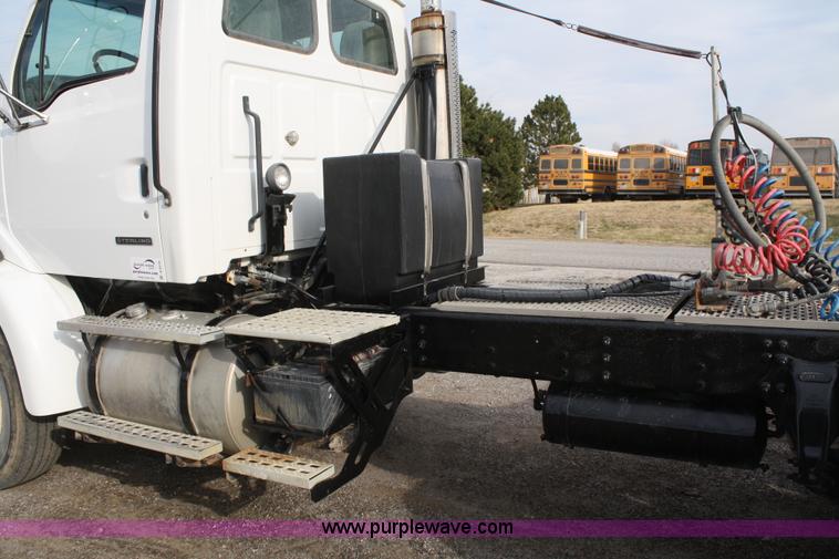 image for item A6579 2001 Sterling A9500 semi truck