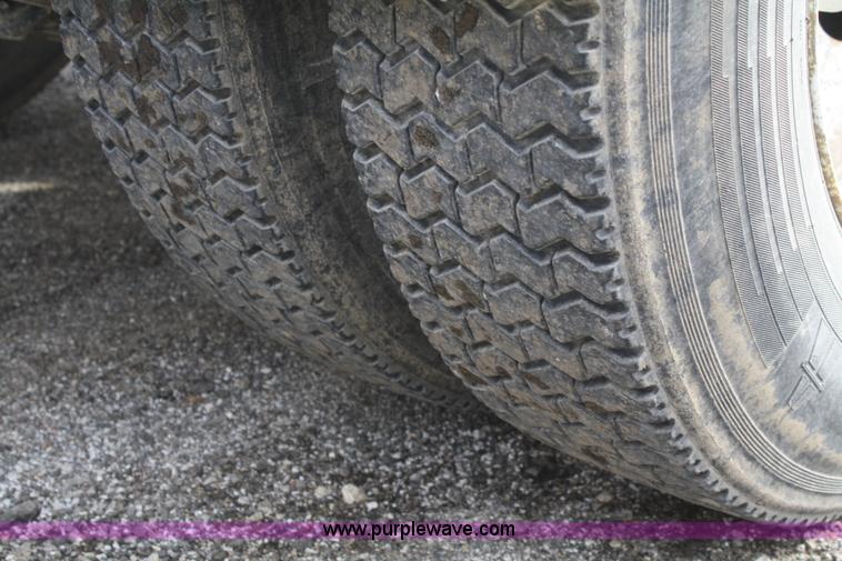 image for item A6579 2001 Sterling A9500 semi truck