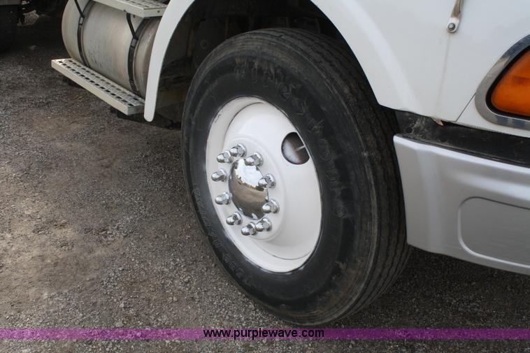 image for item A6579 2001 Sterling A9500 semi truck