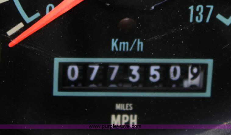 image for item A6581 1986 International F9370 semi truck