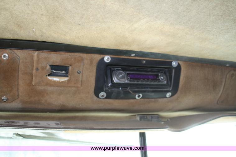 image for item A6581 1986 International F9370 semi truck