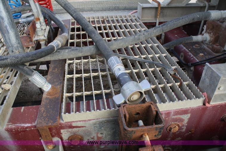 image for item A6581 1986 International F9370 semi truck