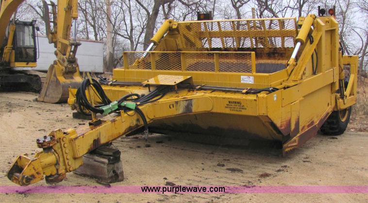 image for item A6589 1997 Icon CEM15 hydraulic pull scraper