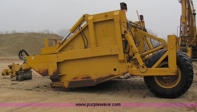 image for item A6589 1997 Icon CEM15 hydraulic pull scraper