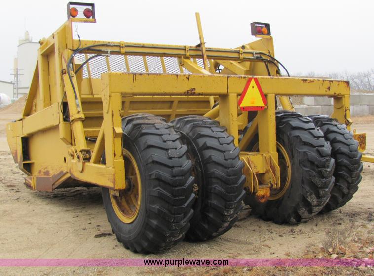 image for item A6589 1997 Icon CEM15 hydraulic pull scraper