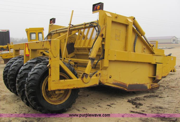 image for item A6589 1997 Icon CEM15 hydraulic pull scraper