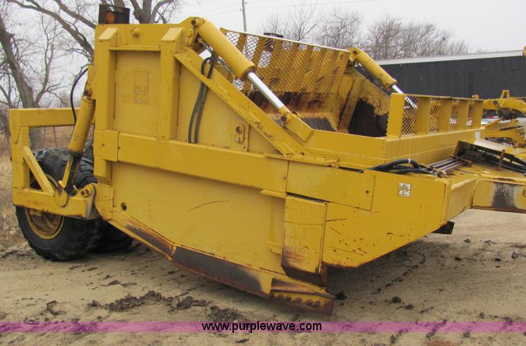 image for item A6589 1997 Icon CEM15 hydraulic pull scraper