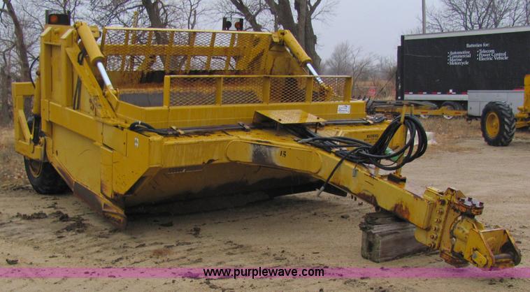 image for item A6589 1997 Icon CEM15 hydraulic pull scraper