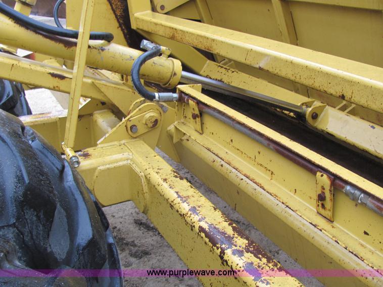 image for item A6589 1997 Icon CEM15 hydraulic pull scraper