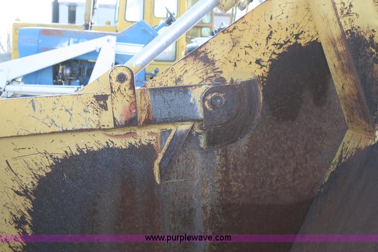 image for item A6589 1997 Icon CEM15 hydraulic pull scraper