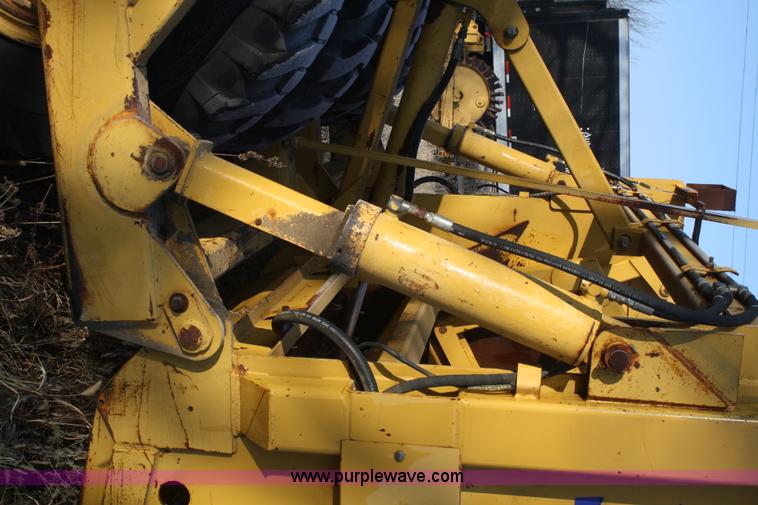 image for item A6589 1997 Icon CEM15 hydraulic pull scraper