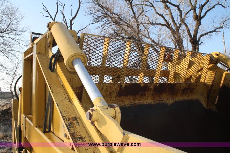 image for item A6589 1997 Icon CEM15 hydraulic pull scraper